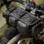 Bolsa de manillar Rhinowalk Wilderness 10L Instalada