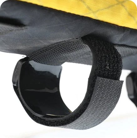Montaje mediante correas de la bolsa de tubo superior de Rhinowalk Wilderness