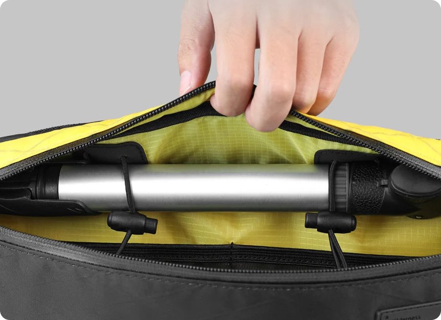 Sistema elástico interior para sujetar una bomba compacta02